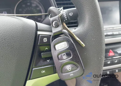 2018 Hyundai Elantra Sel z USA, uszkodzony, nr VIN 5NPD84LF0JH236931